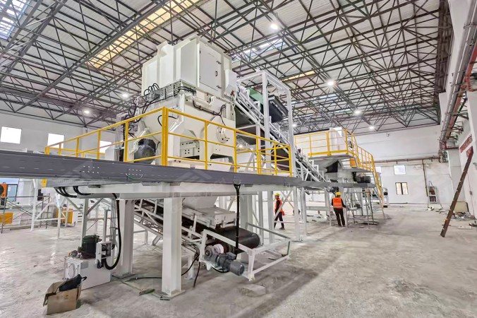 Rozdrabniacz jednowałowy do projektu przetwarzania palnych odpadów budowlanych na paliwo alternatywne w Szanghaju