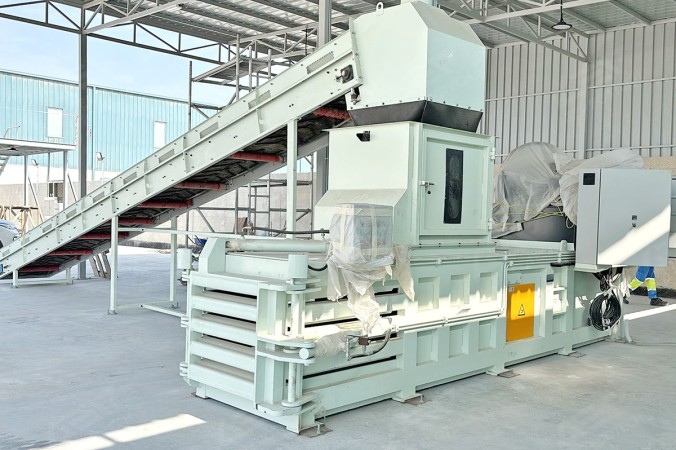 Prasa hydrauliczna dla projektu belowania 100 ton/miesiąc materiałów z recyklingu MSW na Bliskim Wschodzie