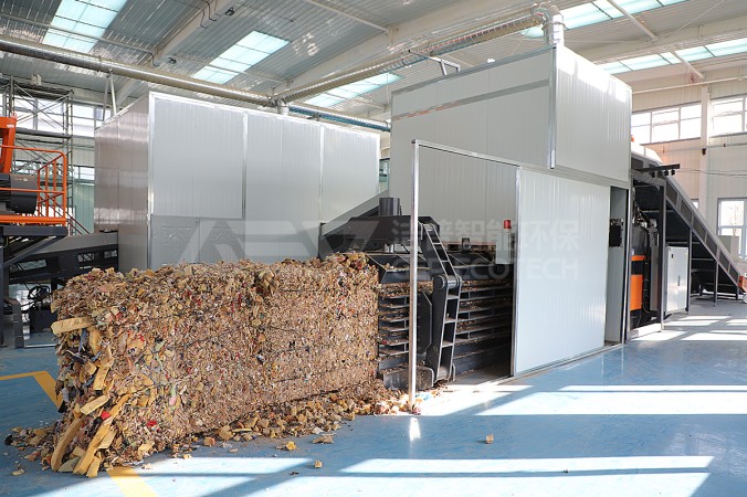 Prasa hydrauliczna dla linii recyklingu odpadów przemysłowych w prowincji Henan, Chiny